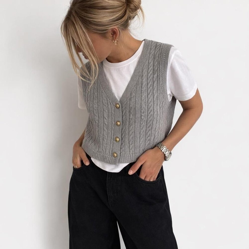 ABERCROMBIE & FITCH | Mara Cable Button-Up Sweater Vest – Grey, XS